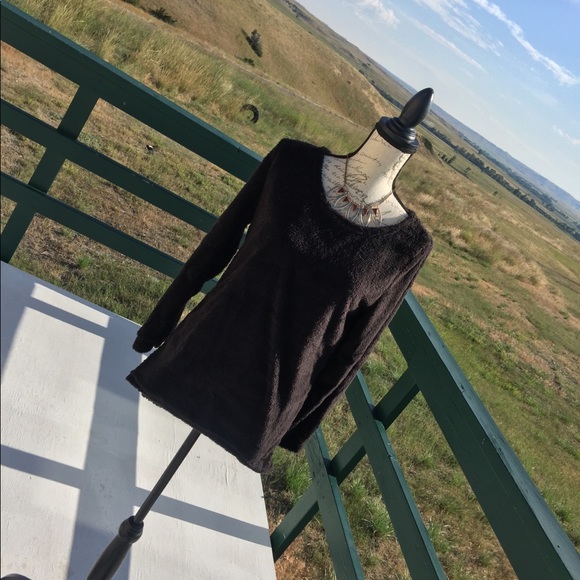 (Last one )🆕 SOFT FUZZY Sweater - Picture 3 of 6